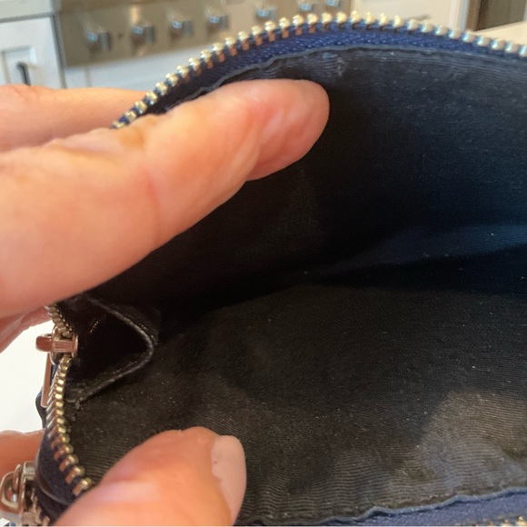 EUC COACH PEBBLED LEATHER DOUBLE ZIPPER METALLIC BLUE WRISTLET - Picture 3 of 8